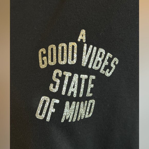 OLD NAVY Glitter Graphic Crew-Neck Sweatshirt - Picture 8 of 11